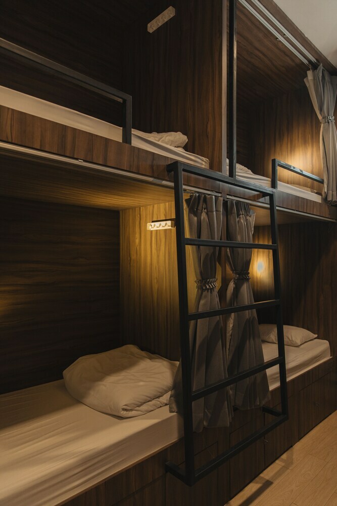 Hostal Hostel Urby