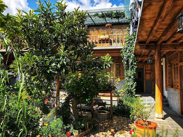 Hotel Tourists Courtyard
