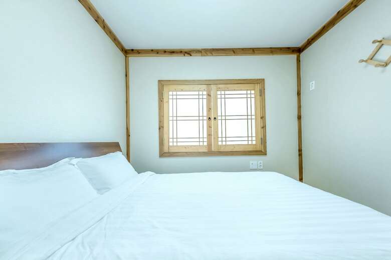 Hotel Stone Statue Village Hanok