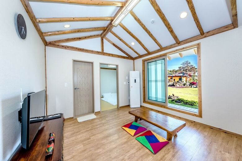 Hotel Stone Statue Village Hanok