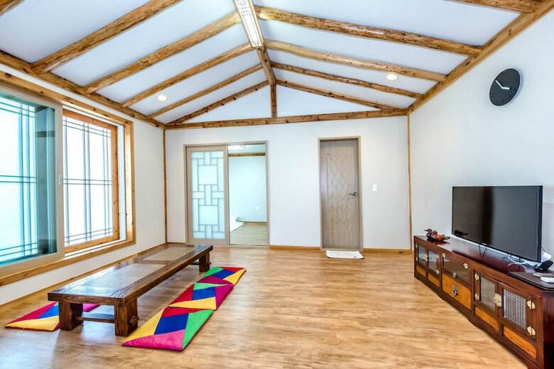 Hotel Stone Statue Village Hanok