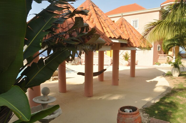Sun Rise Luxurious Condos By The Vacation Casa