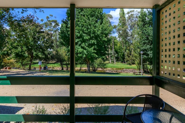 Cabana Bright Riverside Holiday Park