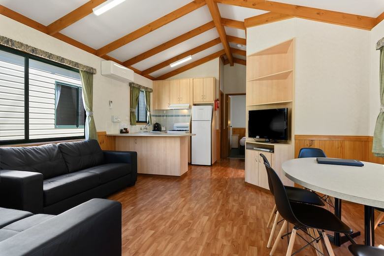 Cabana Bright Riverside Holiday Park