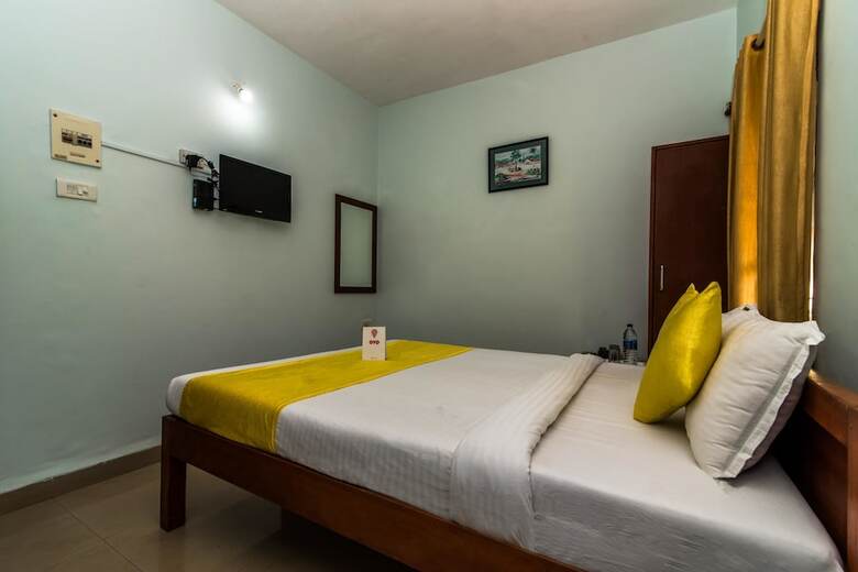 Hotel Oyo 10141 Js Palms