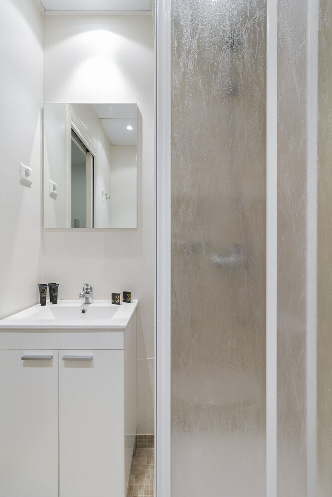 Apartment In Malasa�a - Molino 2