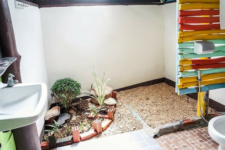 Hostal Leaf House Bungalow - Hostel