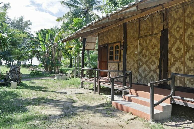 Hostal Leaf House Bungalow - Hostel