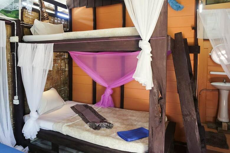 Hostal Leaf House Bungalow - Hostel