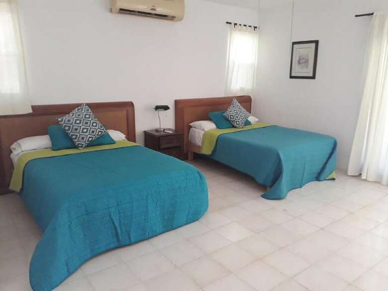 Villa Airport B&B