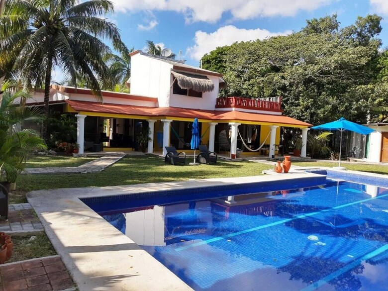Villa Airport B&B