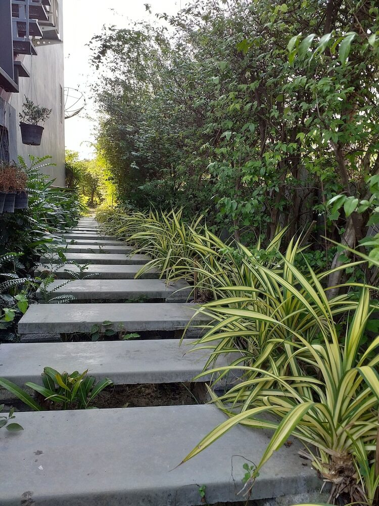 Hotel Plern Salaya Resort