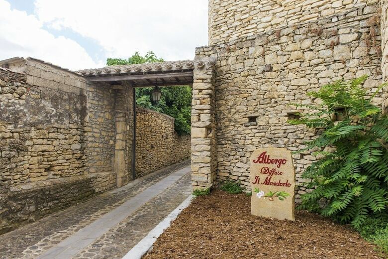 Hotel Albergo Diffuso Il Mandorlo