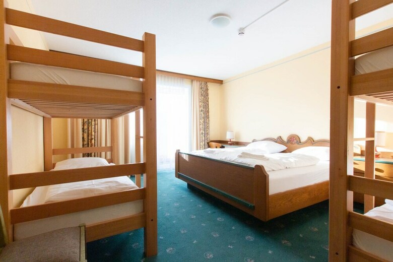 Hostal Jugendhaus Edelwei�