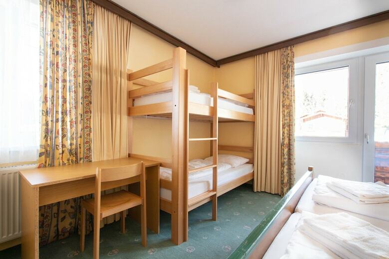 Hostal Jugendhaus Edelwei�