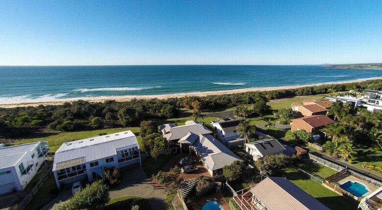 Tura Beach House On Pacific Way