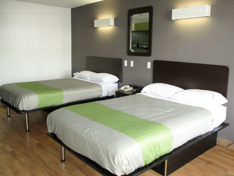 Hotel Motel 6 Alexandria - South