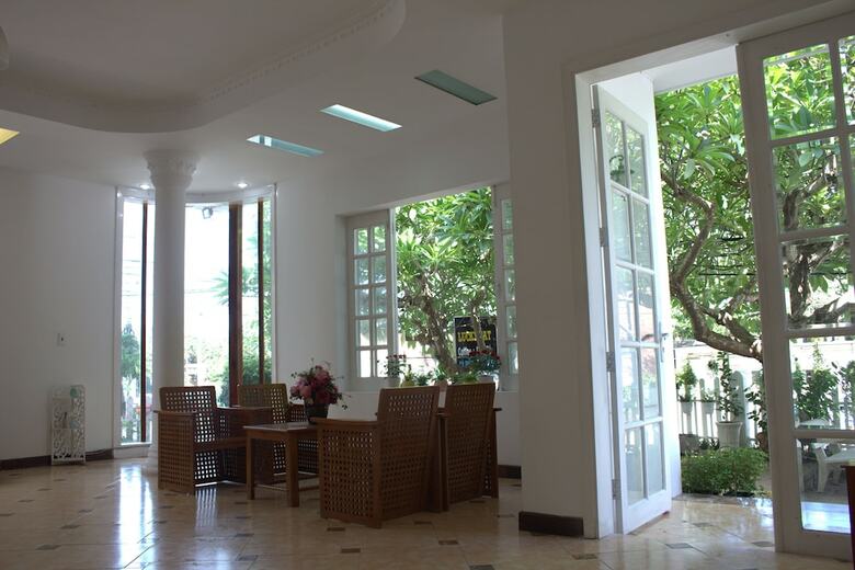 Des Ami Villa
