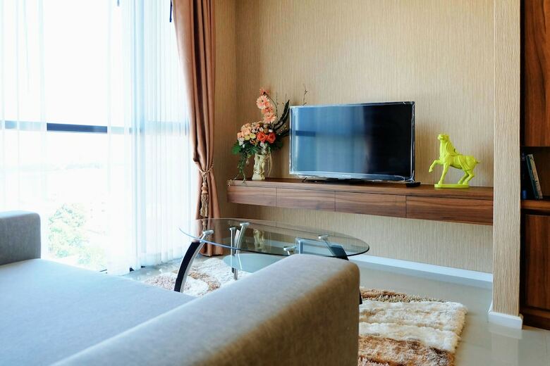 Kanyarat Lakeview Condominium By Wilai