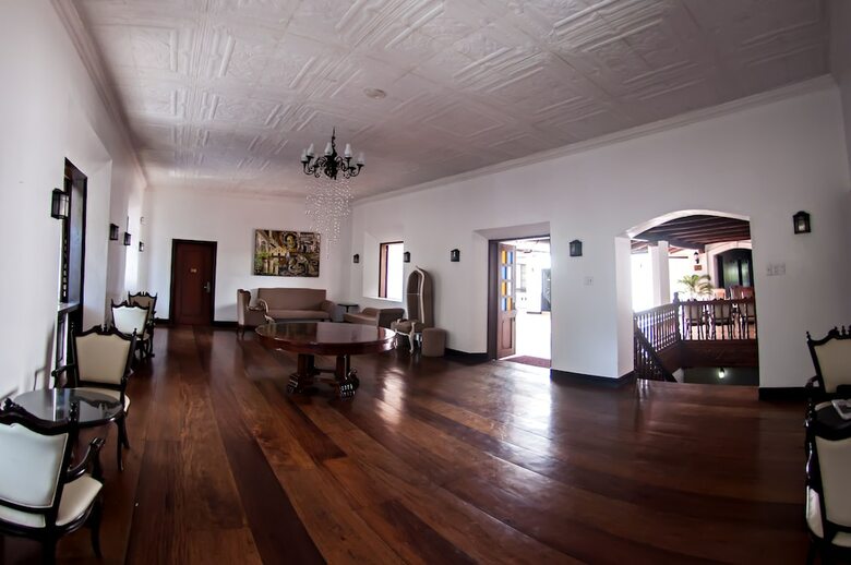Vigan Plaza Hotel