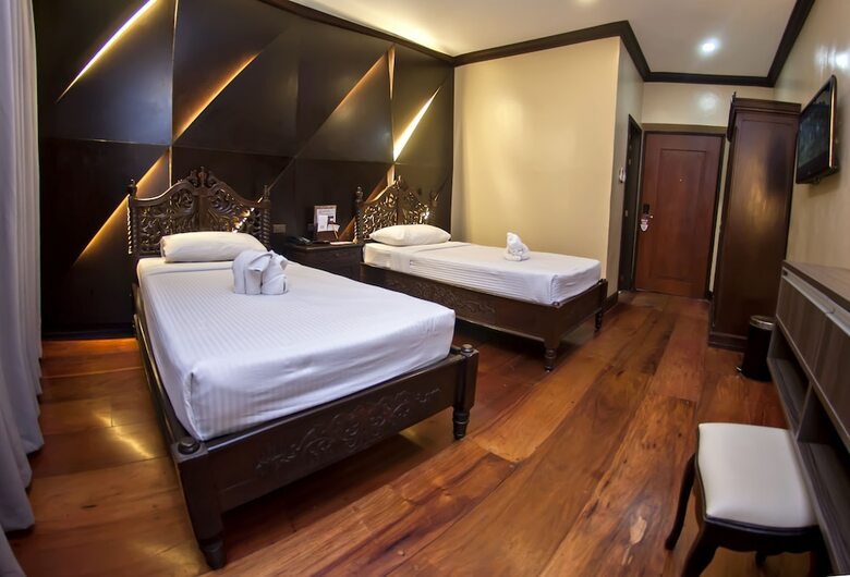 Vigan Plaza Hotel