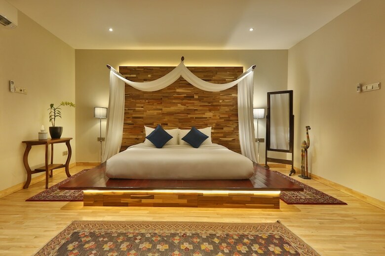 Hotel Ambong Pool Villas