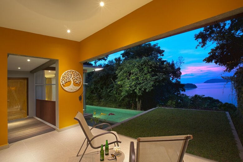 Hotel Ambong Pool Villas