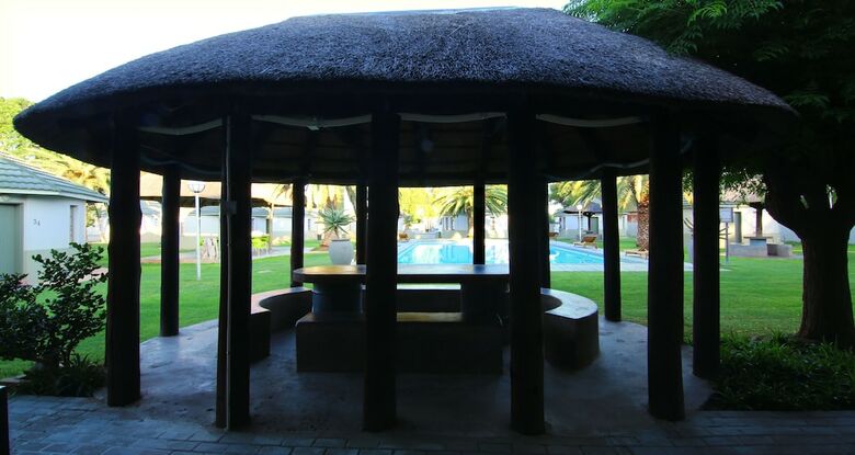 Kalahari Arms Hotel