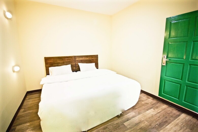 Hostal Art Hotel Sanamchai