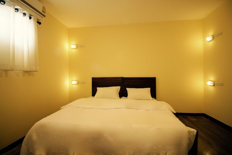 Hostal Art Hotel Sanamchai