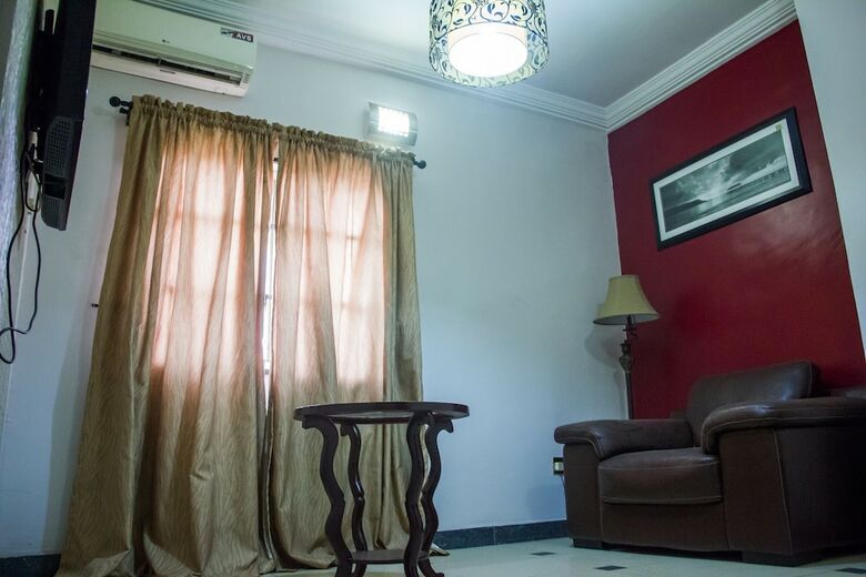 Hotel Tivoli Residence & Bar