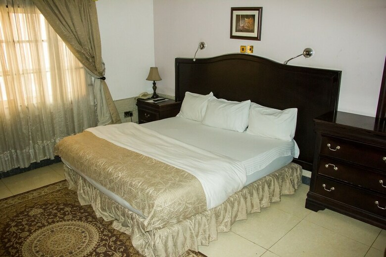 Hotel Tivoli Residence & Bar
