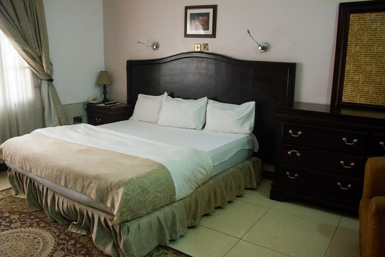 Hotel Tivoli Residence & Bar
