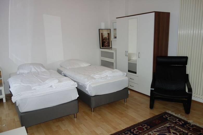 Tolstov-hotels Big Room Apartment