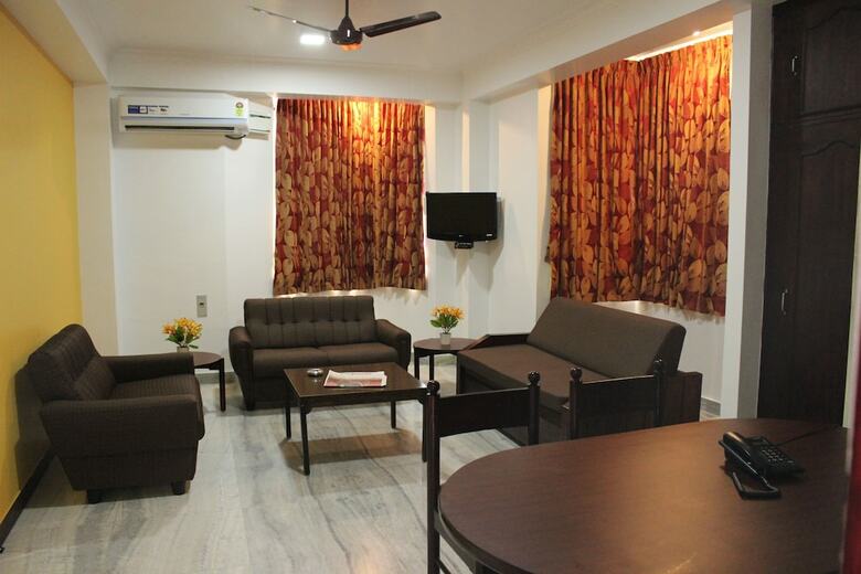 Sri Aarvee Hotels