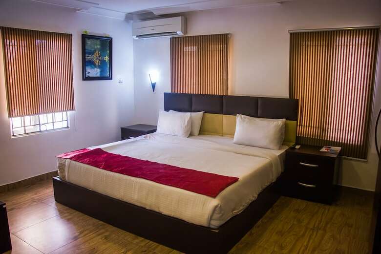 The Home Hotel Restaurant & Bar