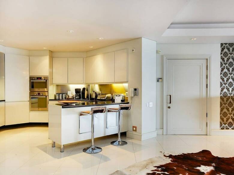 Rhapsody - Two Bedroom Apartment, Sleeps 4