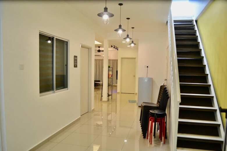 H & H Guesthouse 2