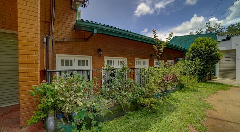 Hotel Hanthana Holiday Rooms