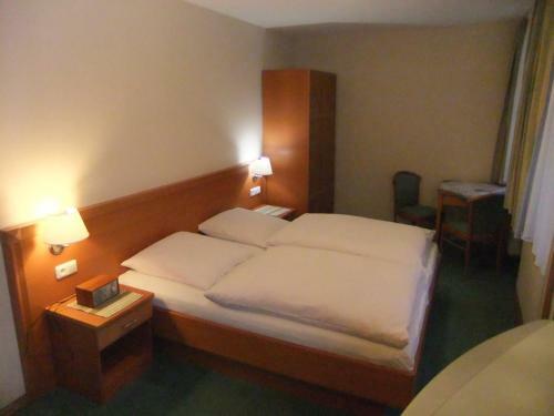 Hostal Gasthof Rotes Ro�