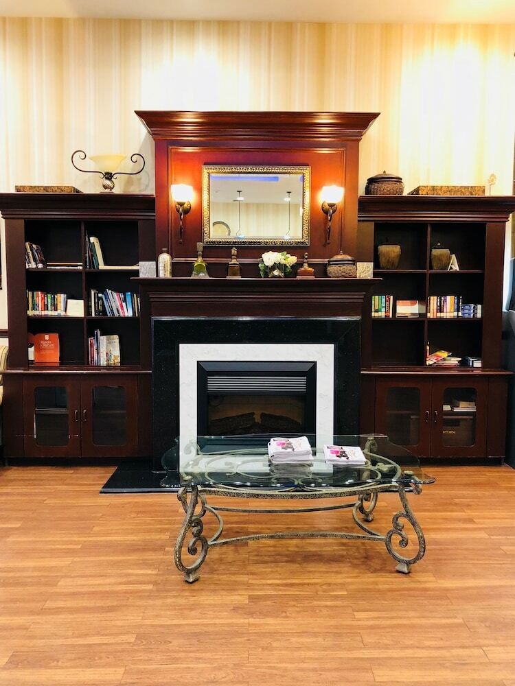 Hotel Queens County Inn & Suites