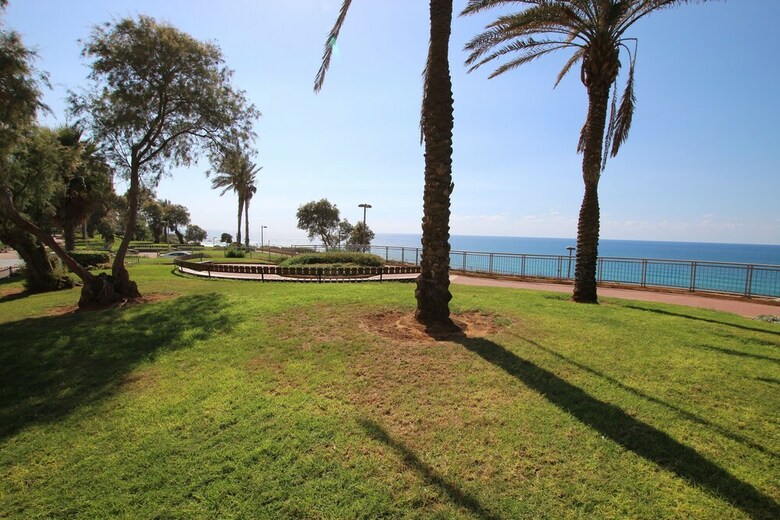 The Seasons Beach Apartment 2