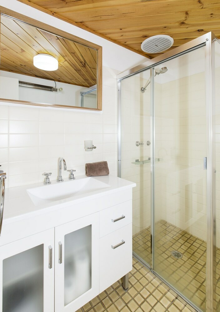 Avalanche 6 - Sophisticated Style & Modern Comfort With A Central Location