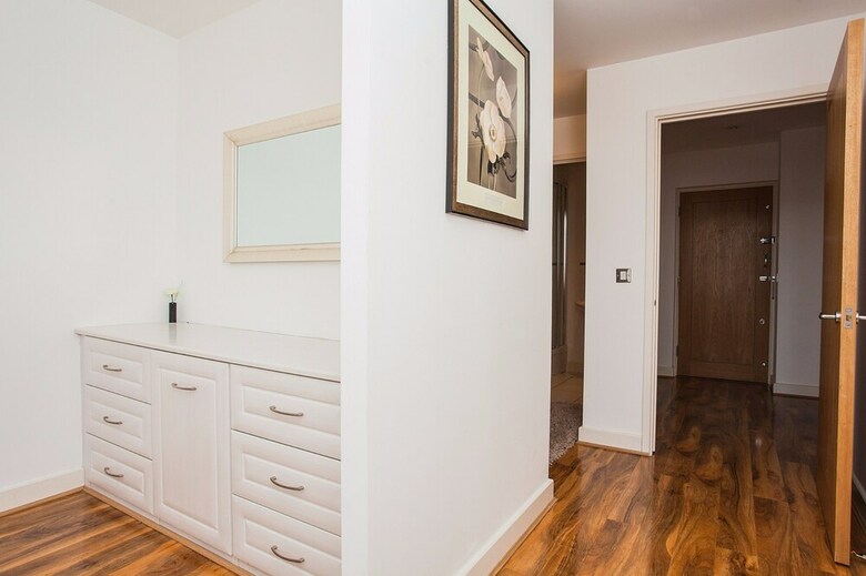 Stunning 2 Bed Apartment With Amazing Views