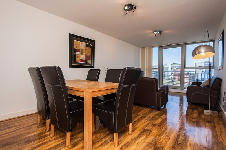 Stunning 2 Bed Apartment With Amazing Views