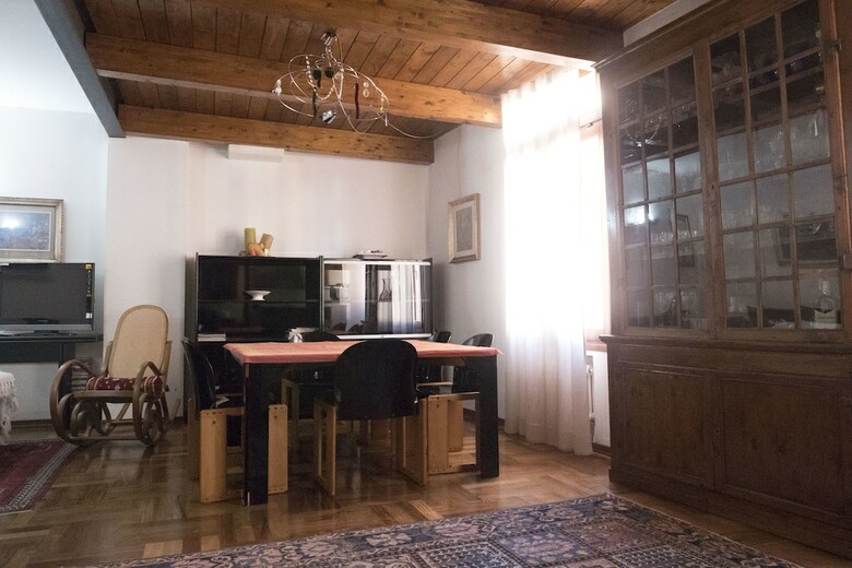 Large And Cozy Apartment On Two Levels