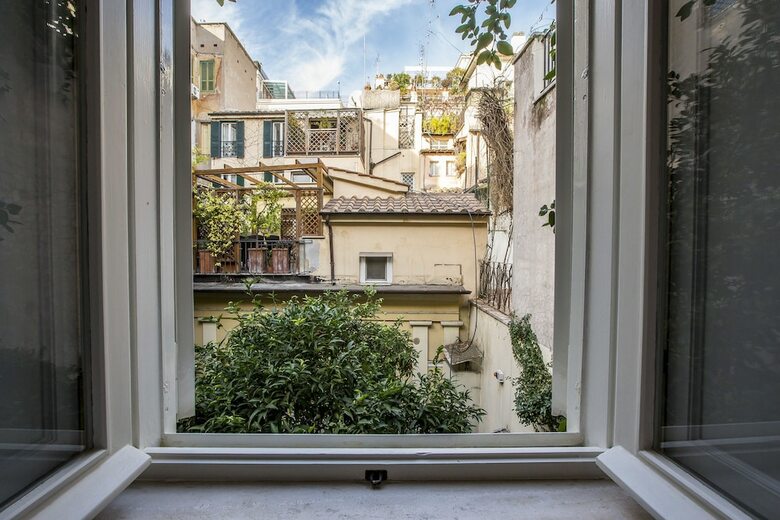 Hotel Trevi Contemporary Suite