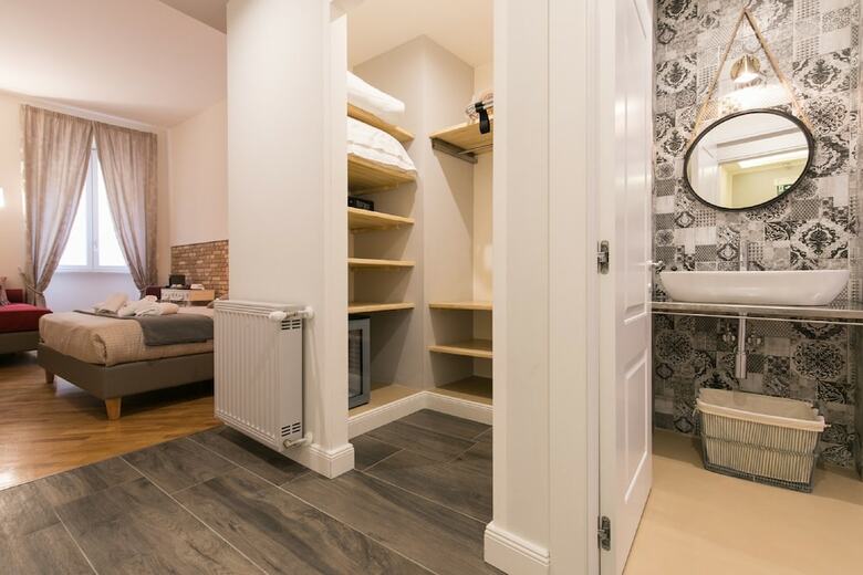 Hotel Trevi Contemporary Suite