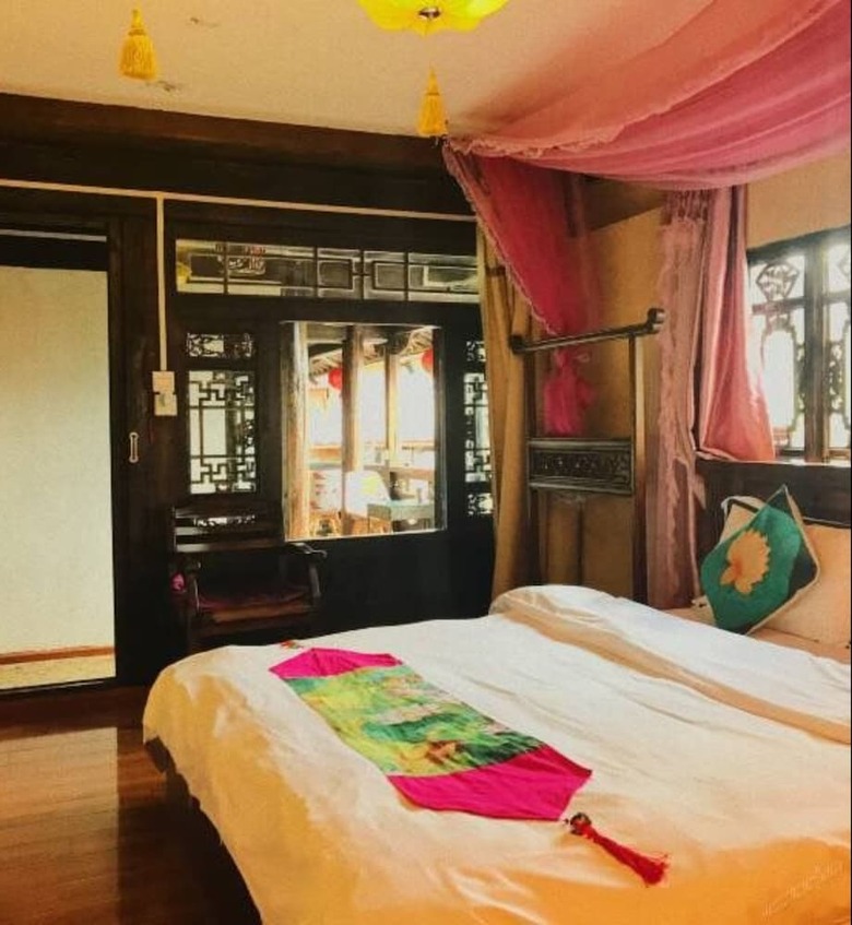 Posada Lijiang Shanju Zuihuayin Inn