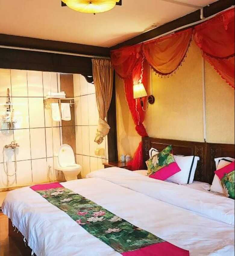 Posada Lijiang Shanju Zuihuayin Inn